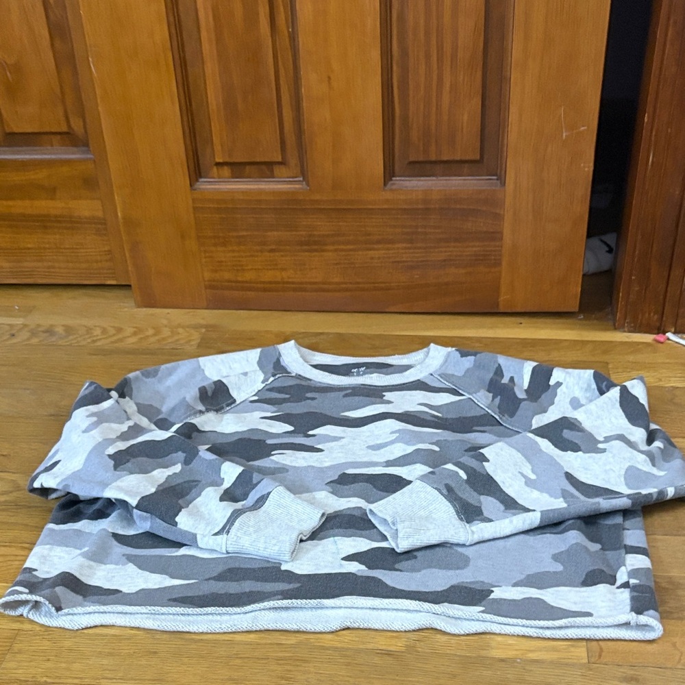Aerie Gray Camo Long Sleeve Tee